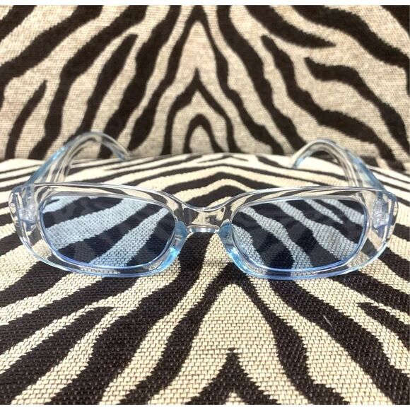 90's Style Fashion Sunglasses - Picture 1 of 4